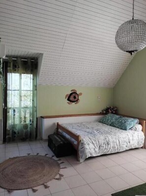 Unclassified image, 4 of 14, button - Vrbo Property (Martigny-le-Comte)