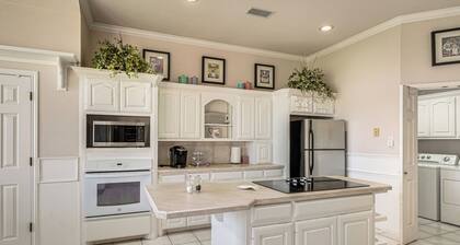Spacious Backyard & Patio! Family Haven in Odessa
