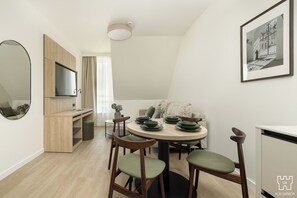 Dining - Apartament z widokiem na rzeke w Szczecin (Szczecin)