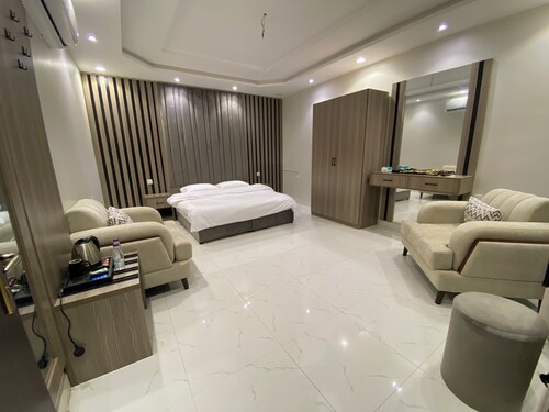 Avenor Apartment J8 – Luxury 1-Bedroom with Private Bathroom | Al Hamdaniyah
