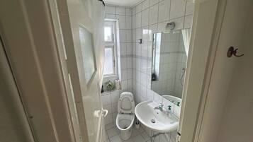 Bruser, håndklæder, Sæbe, Toiletpapir