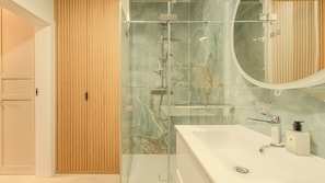 Apartment, Balkon | Badezimmer
