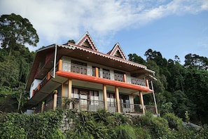 Unclassified image, 2 of 31, button - GADEN HOMESTAY RANGLI (Rangli)