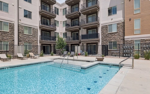 Landing Modern 1bd, Gym