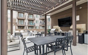 Unclassified image, 5 of 48, button - Landing Modern 1bd, Gym (Draper)