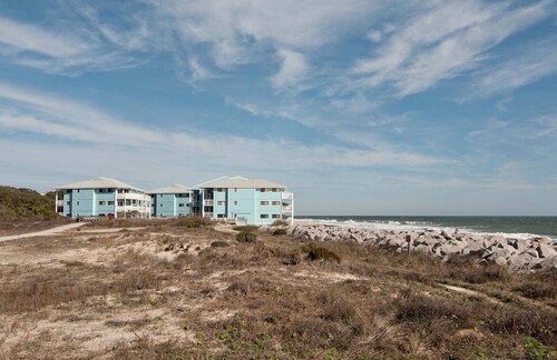 Oceanfront Retreat at The Riggings -K404