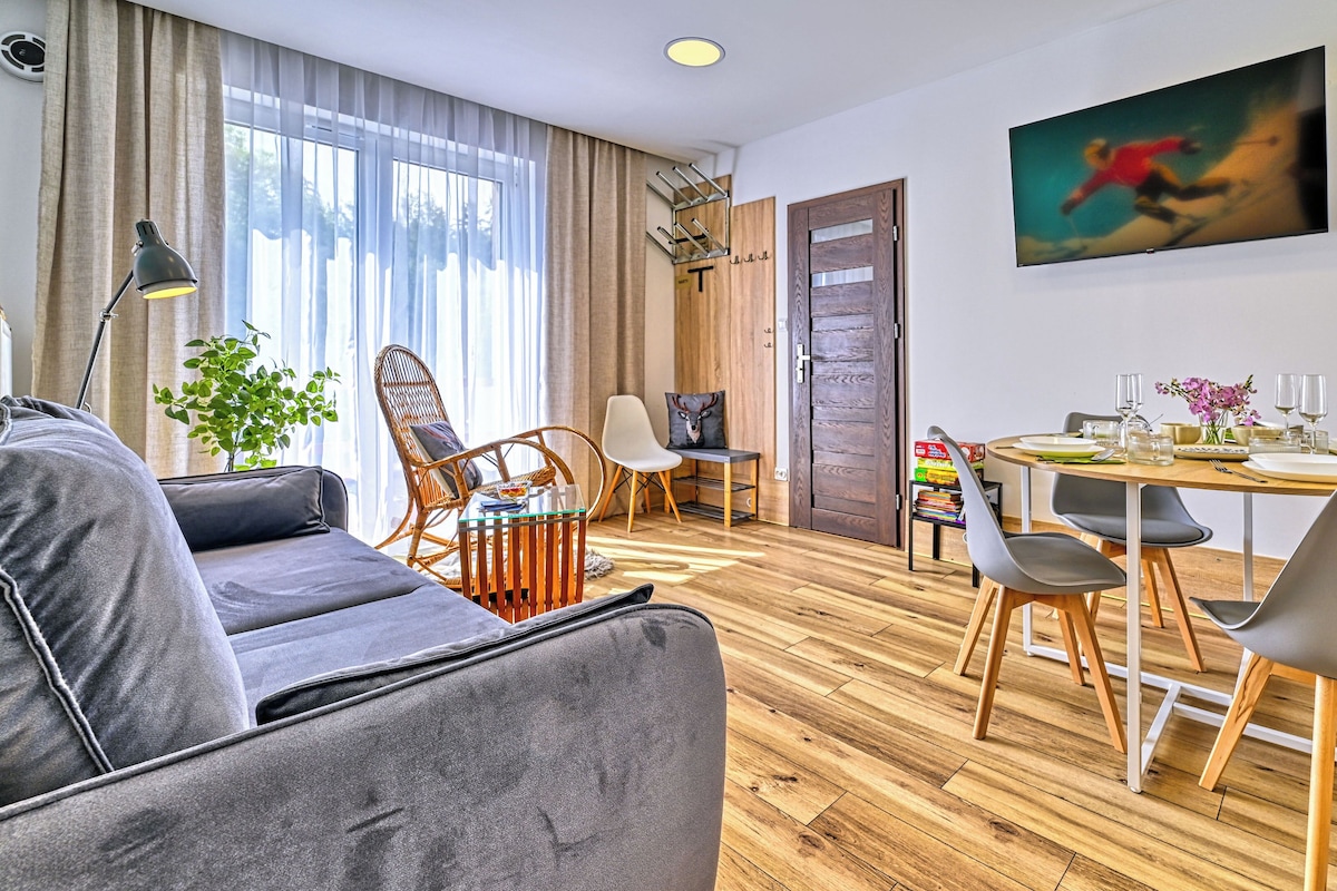 Apartamento (A) | Área de estar | TV de tela plana 30 polegadas com canais digitais