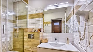 Apartment | Badezimmer | Dusche, Haartrockner, Handtücher