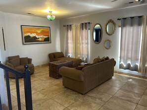 Living area - Large home on the edge of the desert with big pool and amazing Mountain views! (Las Cruces)