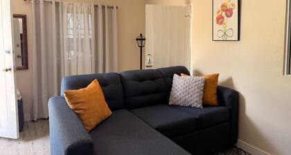 Cozy 1bed Apartment in Priory Walk to the Beach