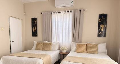 Adorable 1bed Cottage Too Walk to the Beach