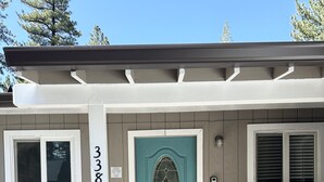 A residential building with a teal door, a mailbox, and a number '3381' on the wall. - Hch0681 - Red Lake Lodge 3 Bedroom Home (South Lake Tahoe)