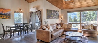 Updated Animas Valley Condo with Awesome Views - 2 Decks