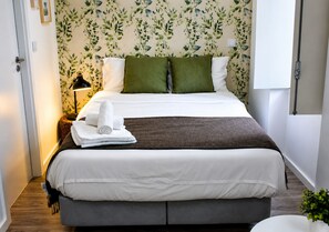 Room - Vrbo Property (Coimbra)