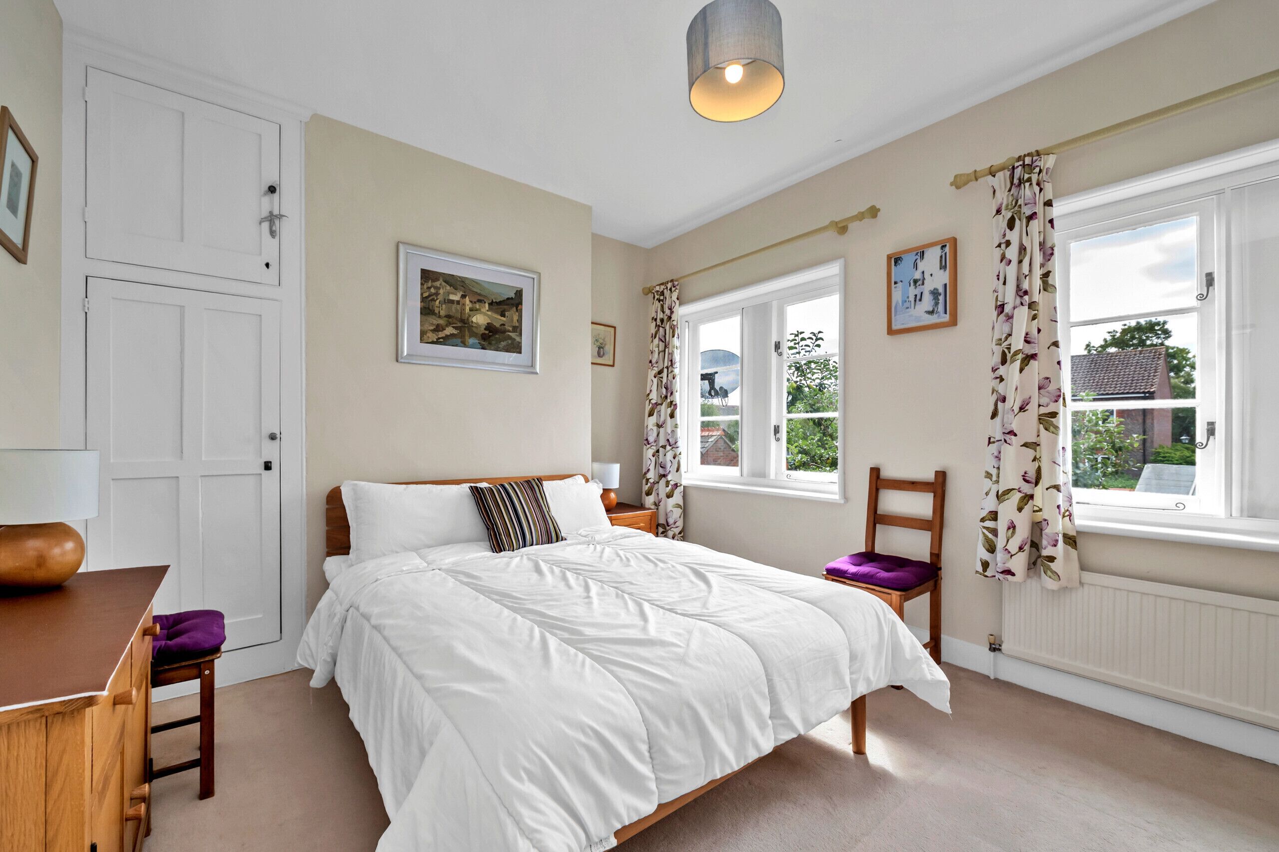 Iron/ironing board, free WiFi, bed sheets
