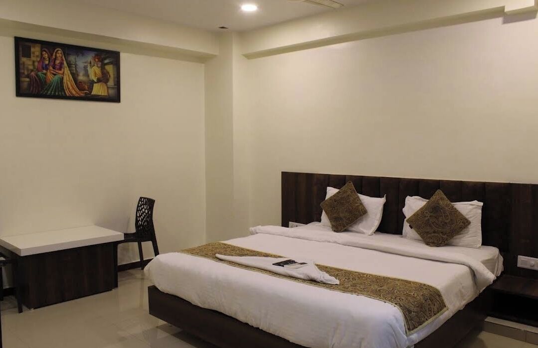 Executive Double Room, City View | Desk, laptop workspace, free WiFi
