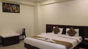 Executive Double Room, City View | Desk, laptop workspace, free WiFi
