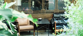 The Nomad Yard - Lijiang Old Town - Social Hostel for Travelers, Hikers & New Friends - EAT & DRINK