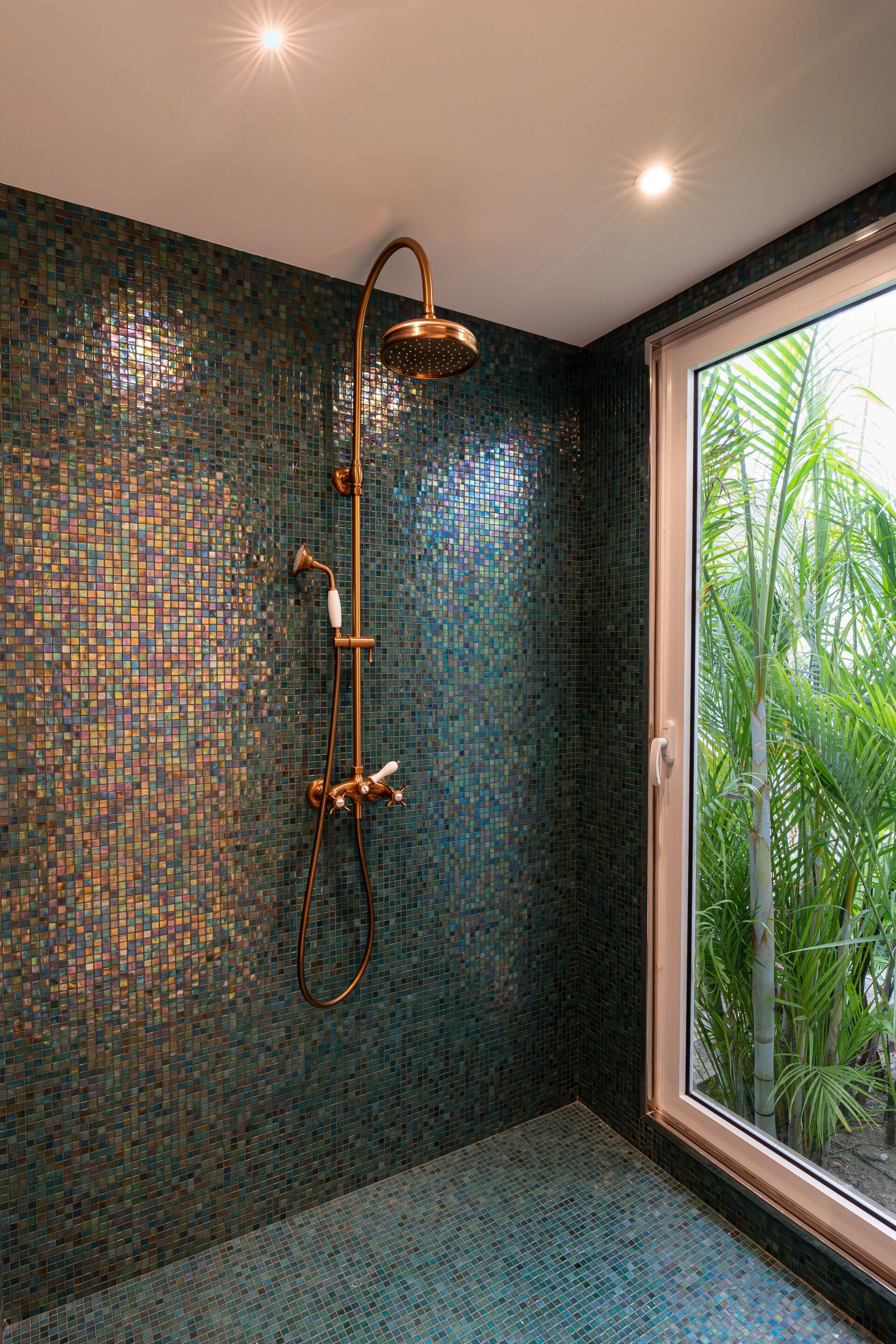Apartemen Khas, ensuite, pemandangan kolam renang | Kamar mandi