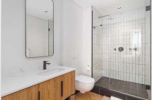 Bathroom - Apartment with Lake View | Balcony and Pool (Cape Town)