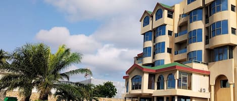 Fachada de la propiedad