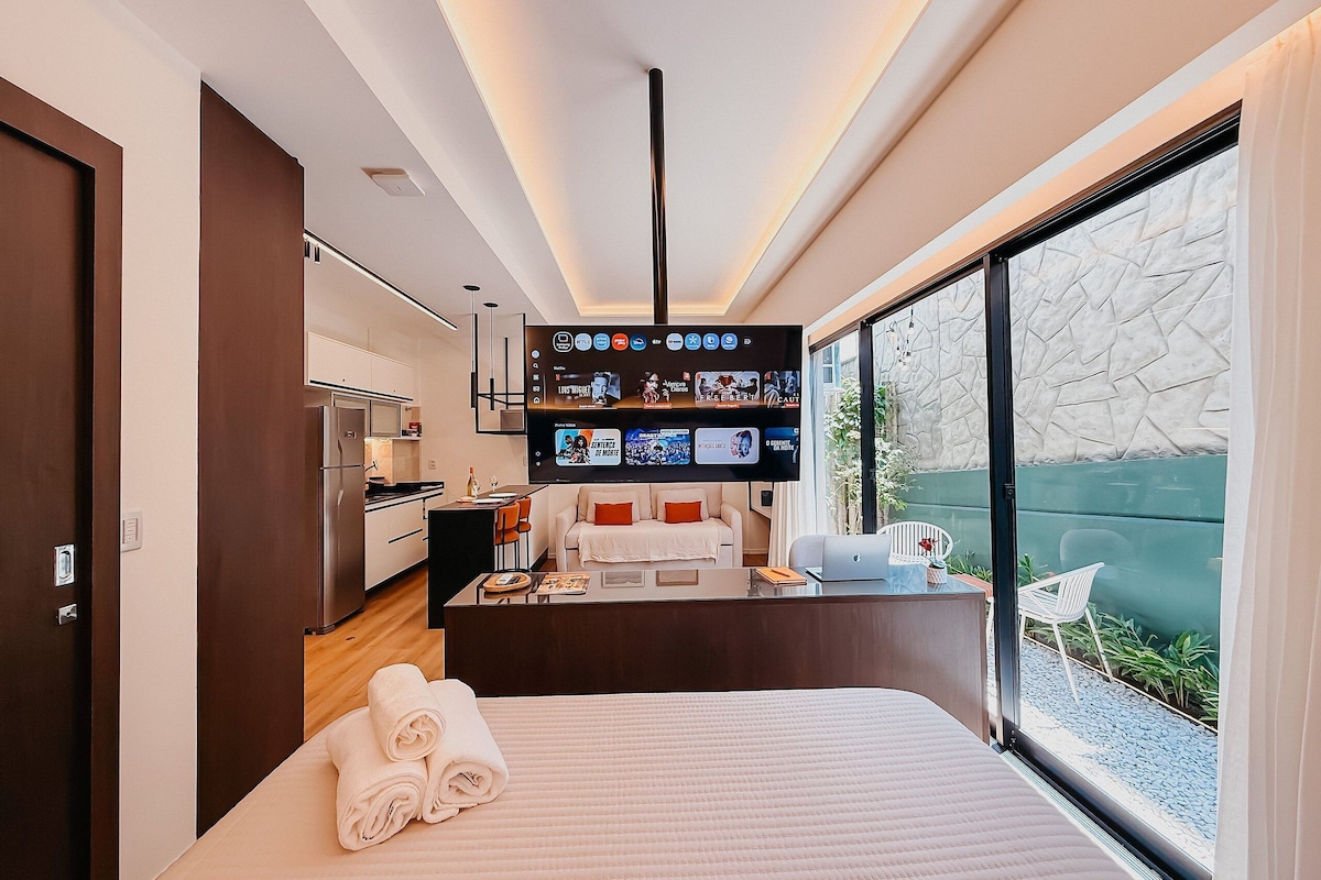 In-room safe, desk, laptop workspace, free WiFi