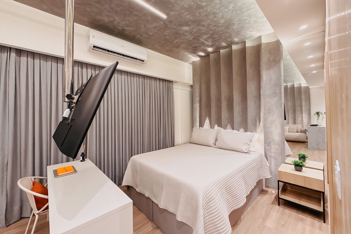 Apartment | In-room safe, desk, laptop workspace, free WiFi