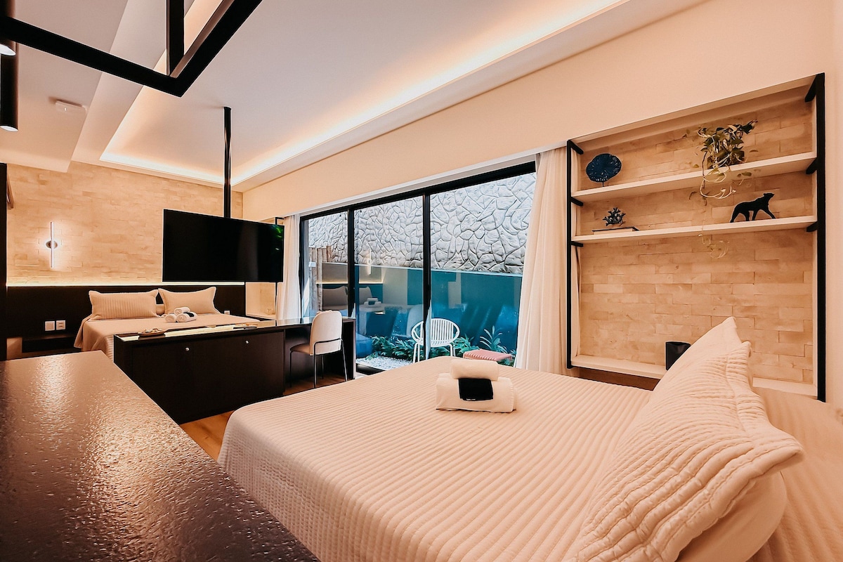Apartment | In-room safe, desk, laptop workspace, free WiFi