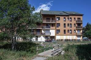 Luokittelematon kuva, 2 kautta 14, painike