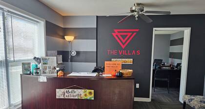 Spacious 4-bedroom apartment in charming Marshfield with AC and gym