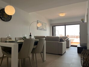 Dining - Comfortable apartment, sea view - 6 guests (San Juan de los Terreros)