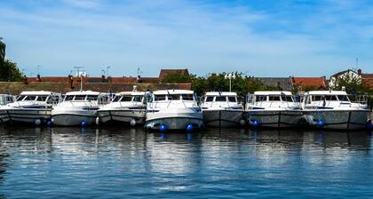 Comfortable houseboat in Digoin - 6 guests