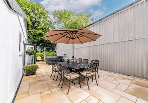 Unclassified image, 2 of 66, button - Luxury Countryside retreat with air-conditioning & wood fired hot tub (Sittingbourne)