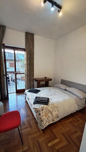 Room - Vrbo Property (roma)