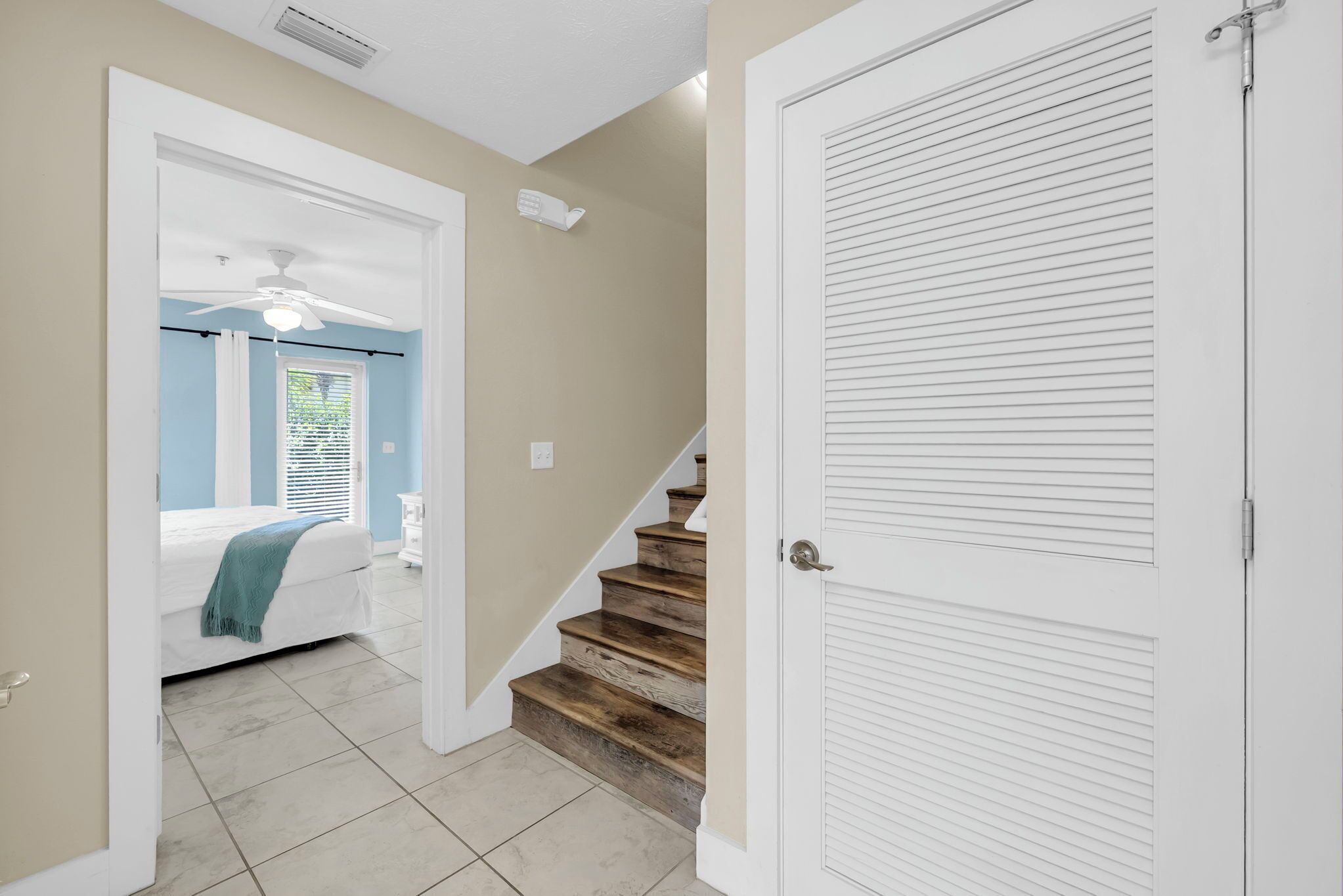 Iron/ironing board, WiFi (free), bed sheets