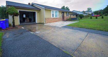 Serene 3-bedroom house with AC in charming Harrisburg