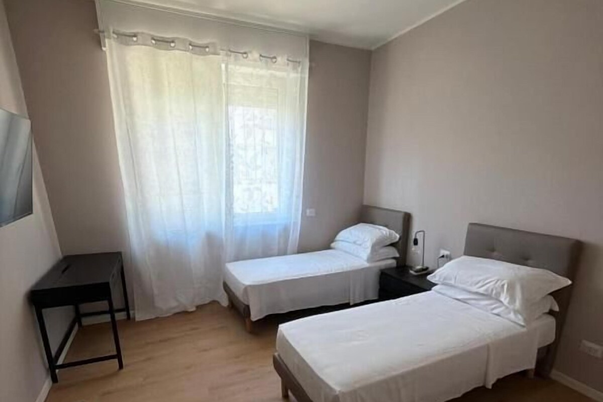 Deluxe Double or Twin Room, Patio, City View