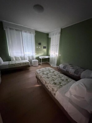 Unclassified image, 5 of 18, button - 88 Destination (TREVIGLIO)