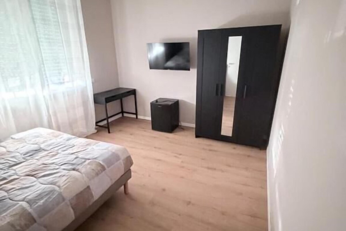 Basic Double or Twin Room, City View
