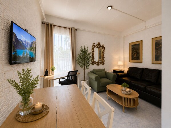 Living area - Lacroix Rooftop Nature Retreat | Green & Peaceful yet so Close to 24-Hour Stores (San Pa Tong / Yu Wah)