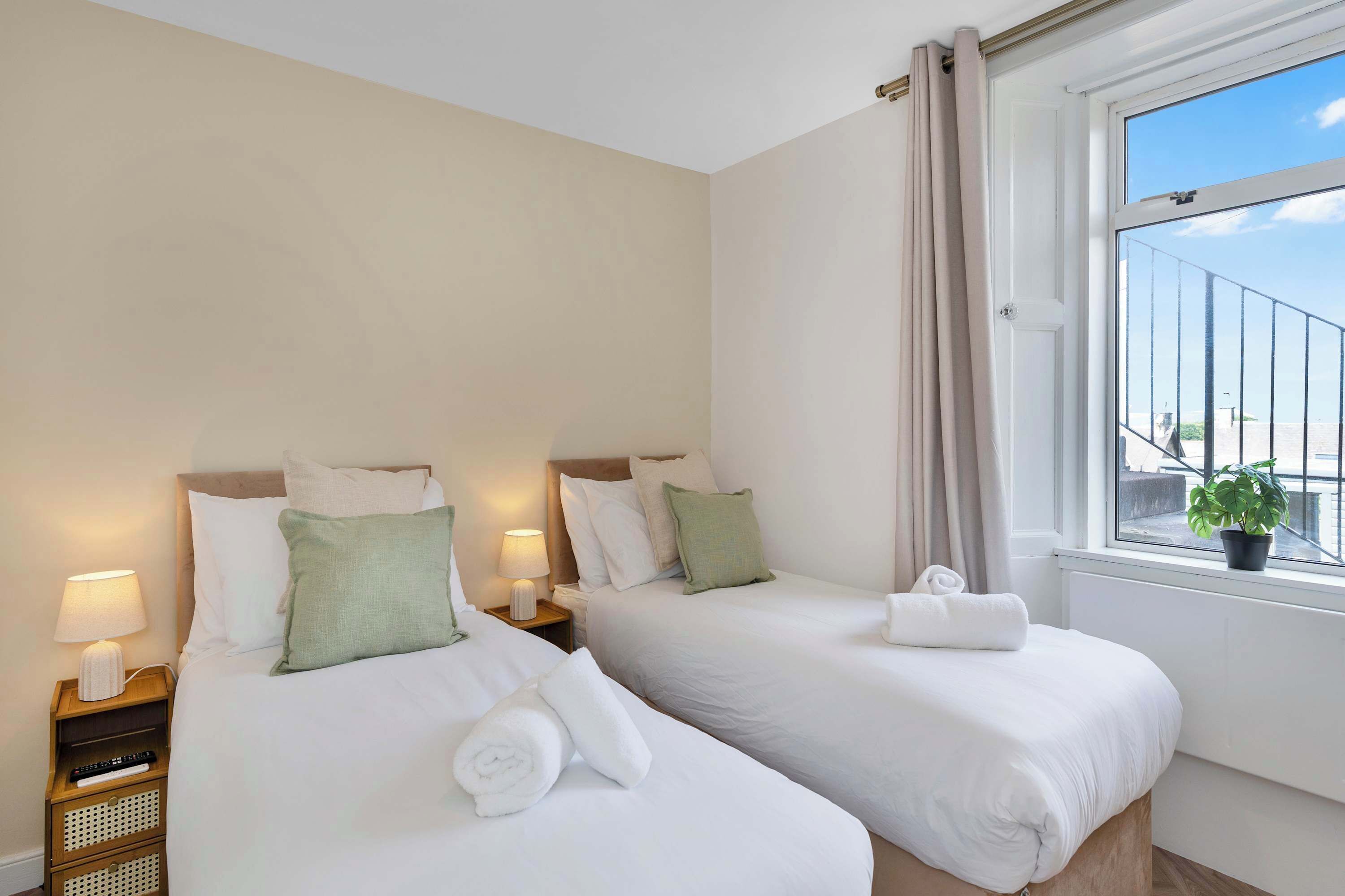 Iron/ironing board, WiFi, bed sheets