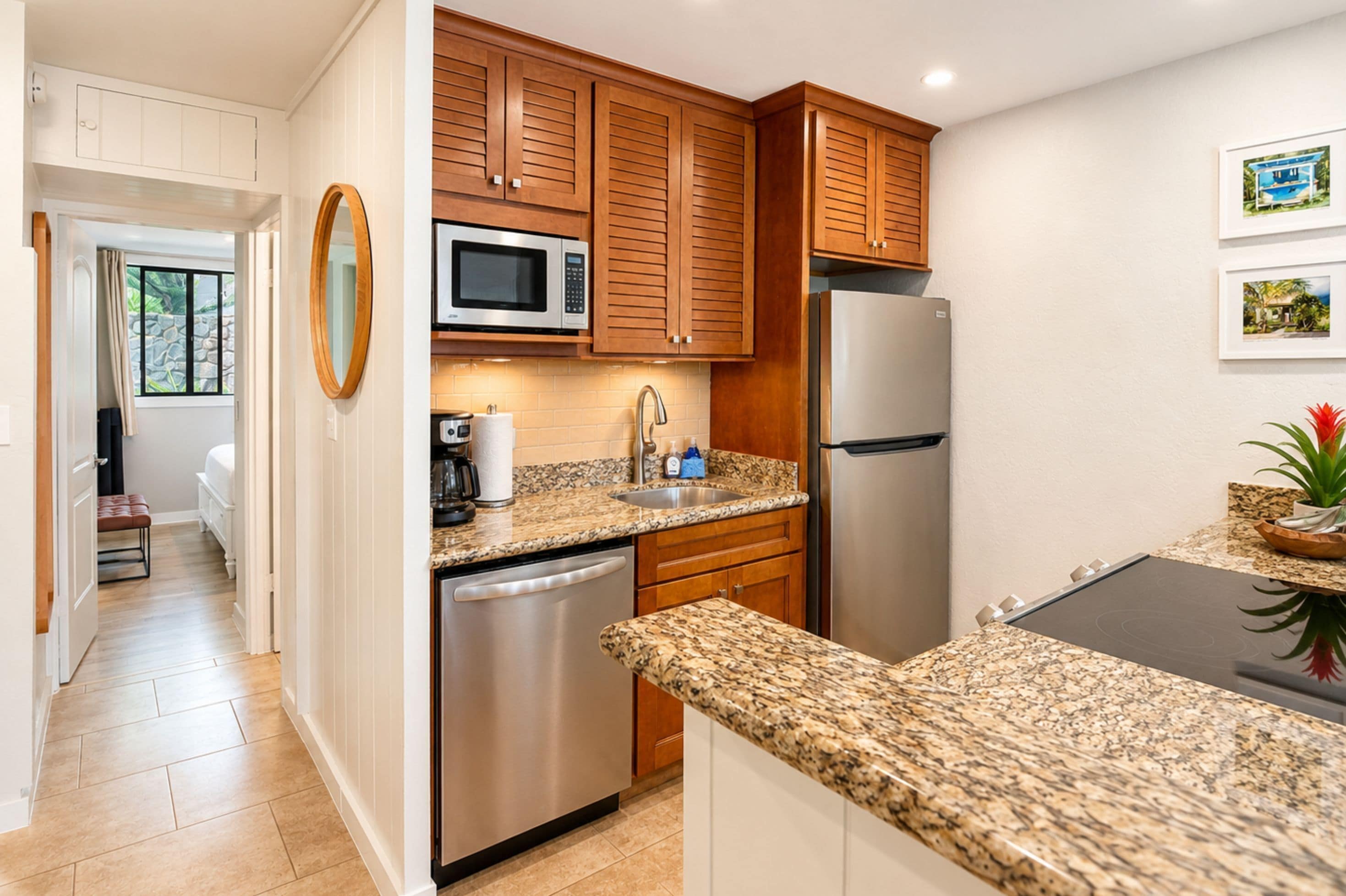 Coffee/tea maker, fridge, microwave, oven