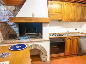 Unclassified image, 4 of 8, button - Vrbo Property (Assisi)