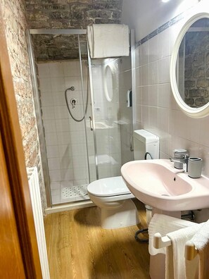 Unclassified image, 3 of 8, button - Vrbo Property (Assisi)
