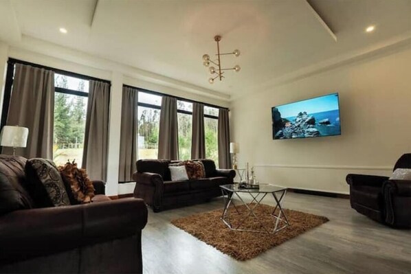 Living area - Vrbo Property (Chimborazo)