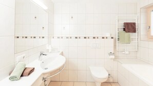 Lägenhet - uteplats - utsikt mot bergen | Badrum | Handdukar