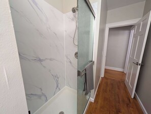 Bathroom - Cozy 3-bedroom home on Monroe in Sylvania (Sylvania)