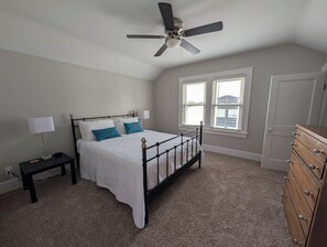 Room - Cozy 3-bedroom home on Monroe in Sylvania (Sylvania)