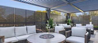 Luxury 6BR Coastal Estate-Center of Downtown- Across from Beach-Sleeps 16