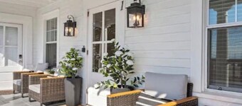 Luxury 6 Bedroom Coastal Home Directly Across From Beach Center of Downtown